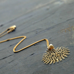 Small flower pendant necklace , Wire crochet flower in gold - Yooladesign