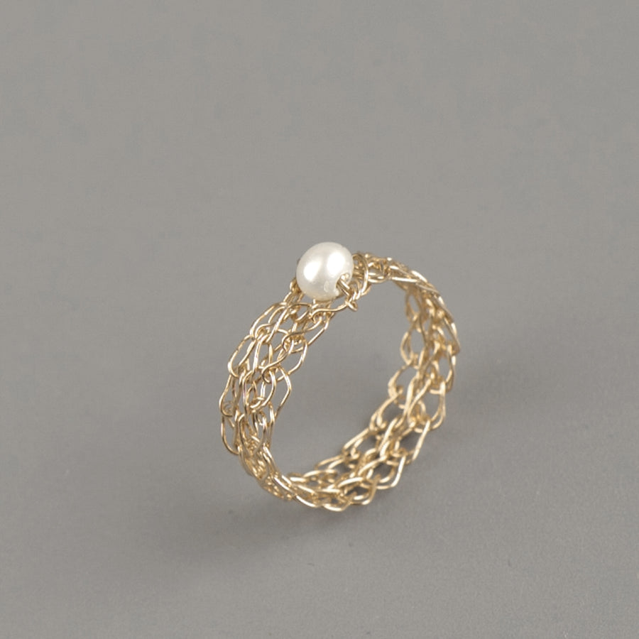 Thin gold ring with a pearl - Yooladesign