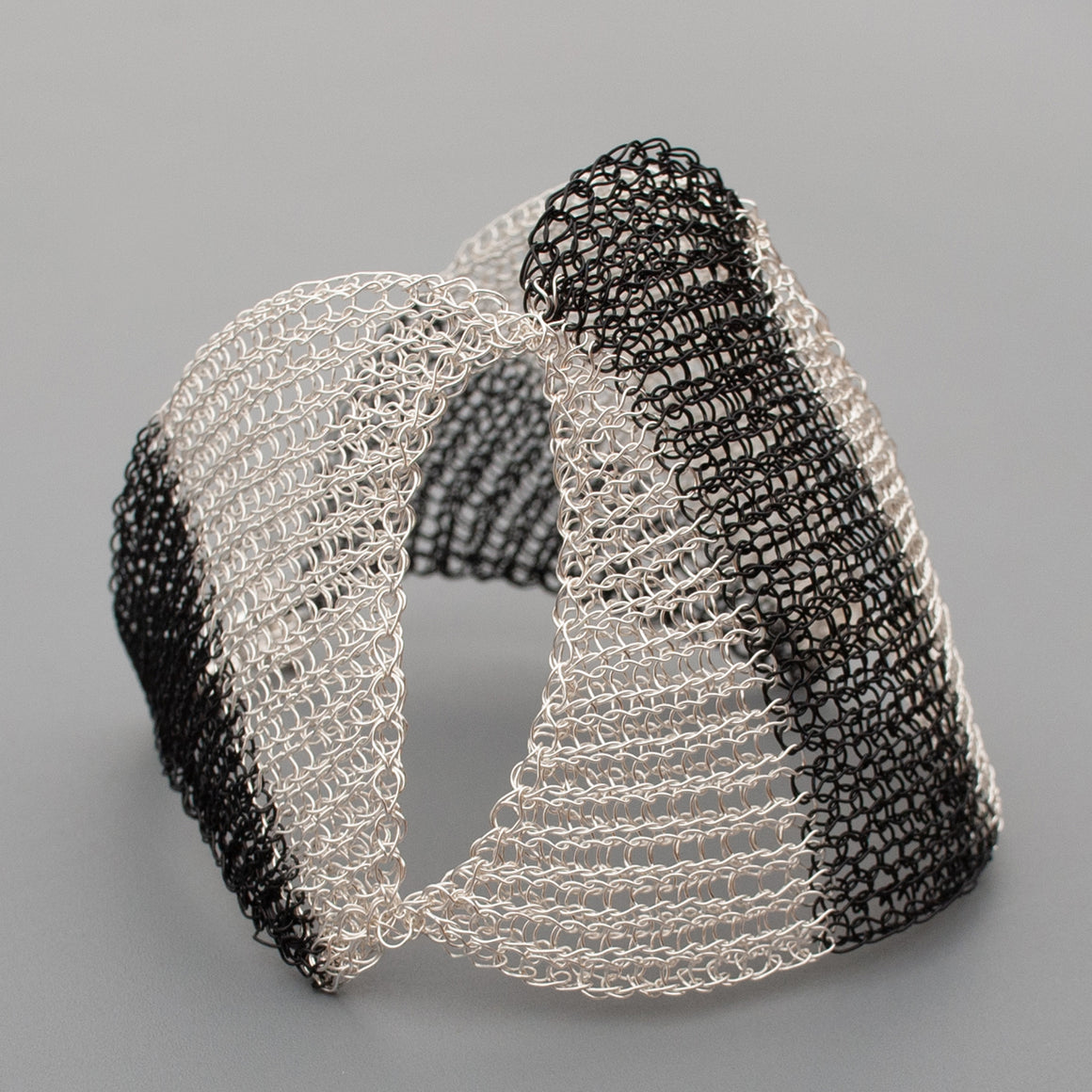 SHOGUN Bracelet, Contemporary wire crochet cuff, Black and White - Yooladesign