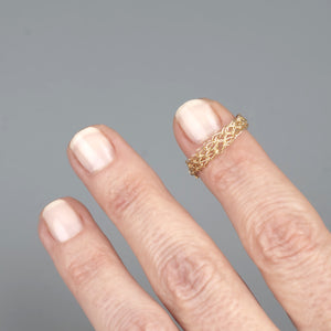 Thin gold ring - Yooladesign