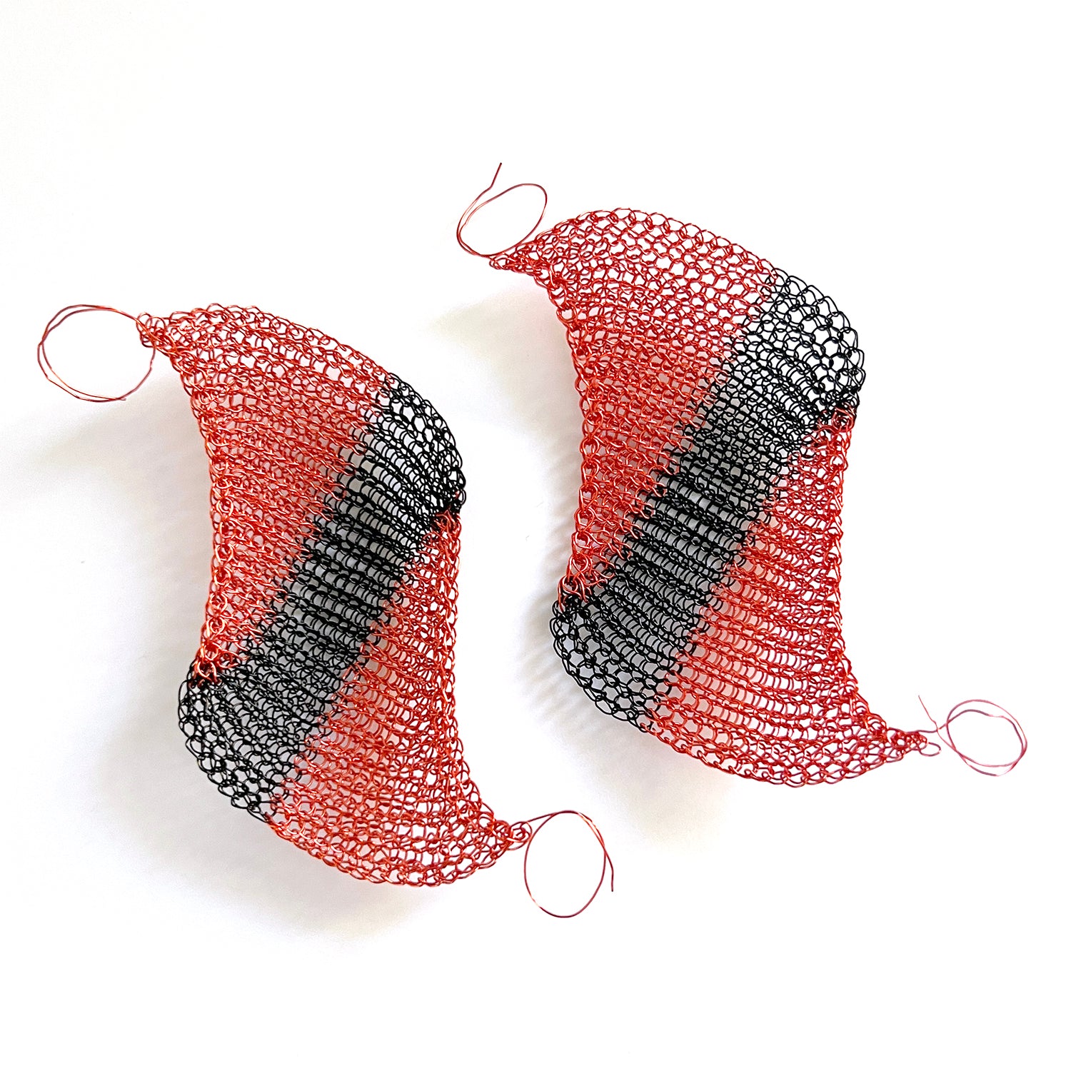 Forniture per la creazione di gioielli unici - 2 pezzi asimmetrici shogun neri e rossi