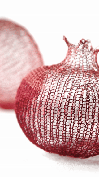 Crochet a decorative wire pomegranate - Learn to with wire home decor