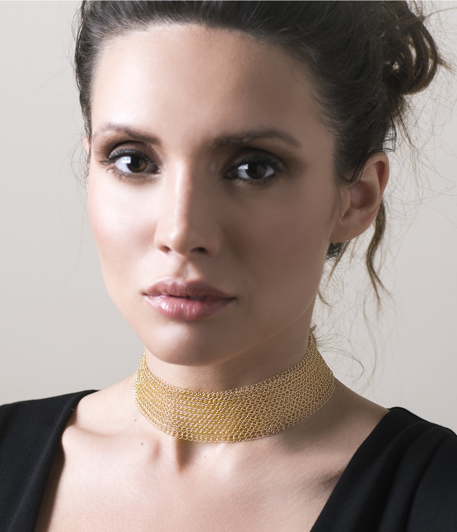 Light collar Wire crochet statement necklace in gold Yoola