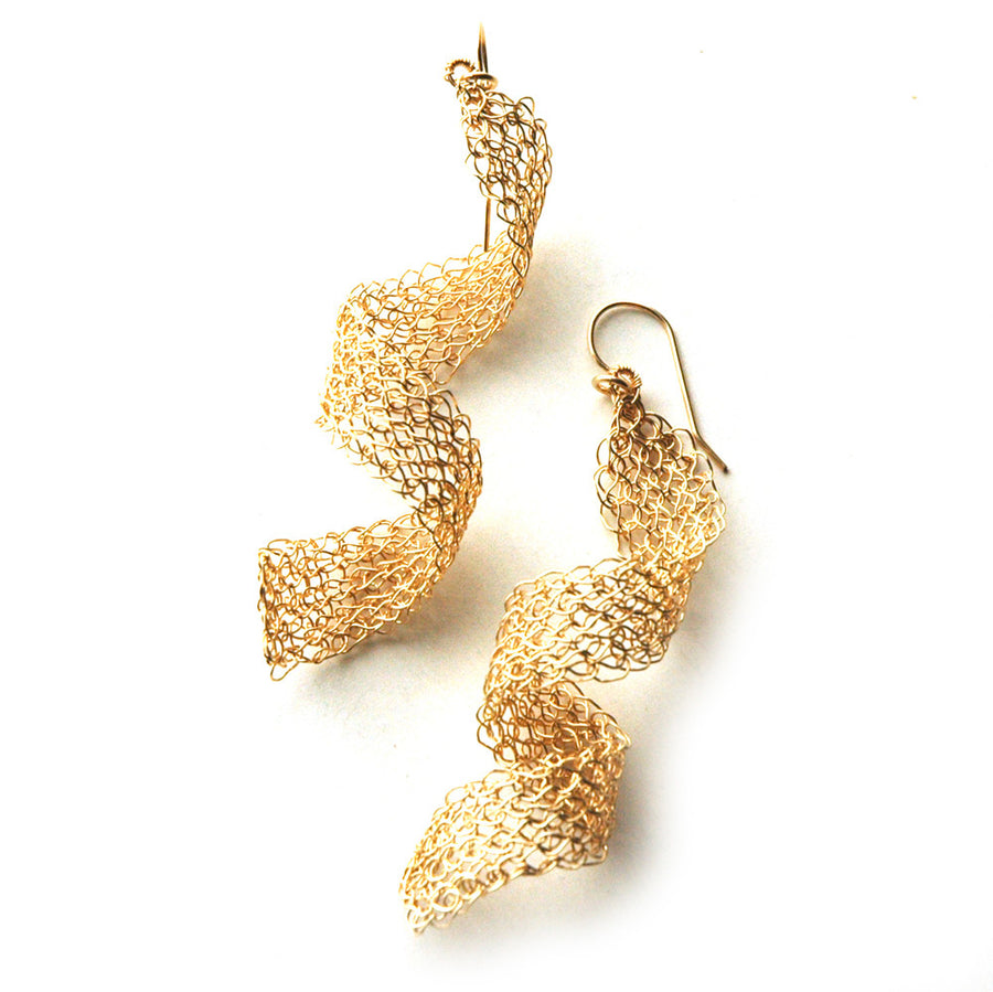 Infinity gold wire crochet earrings with pearls, long elegant knitted wire - Yooladesign