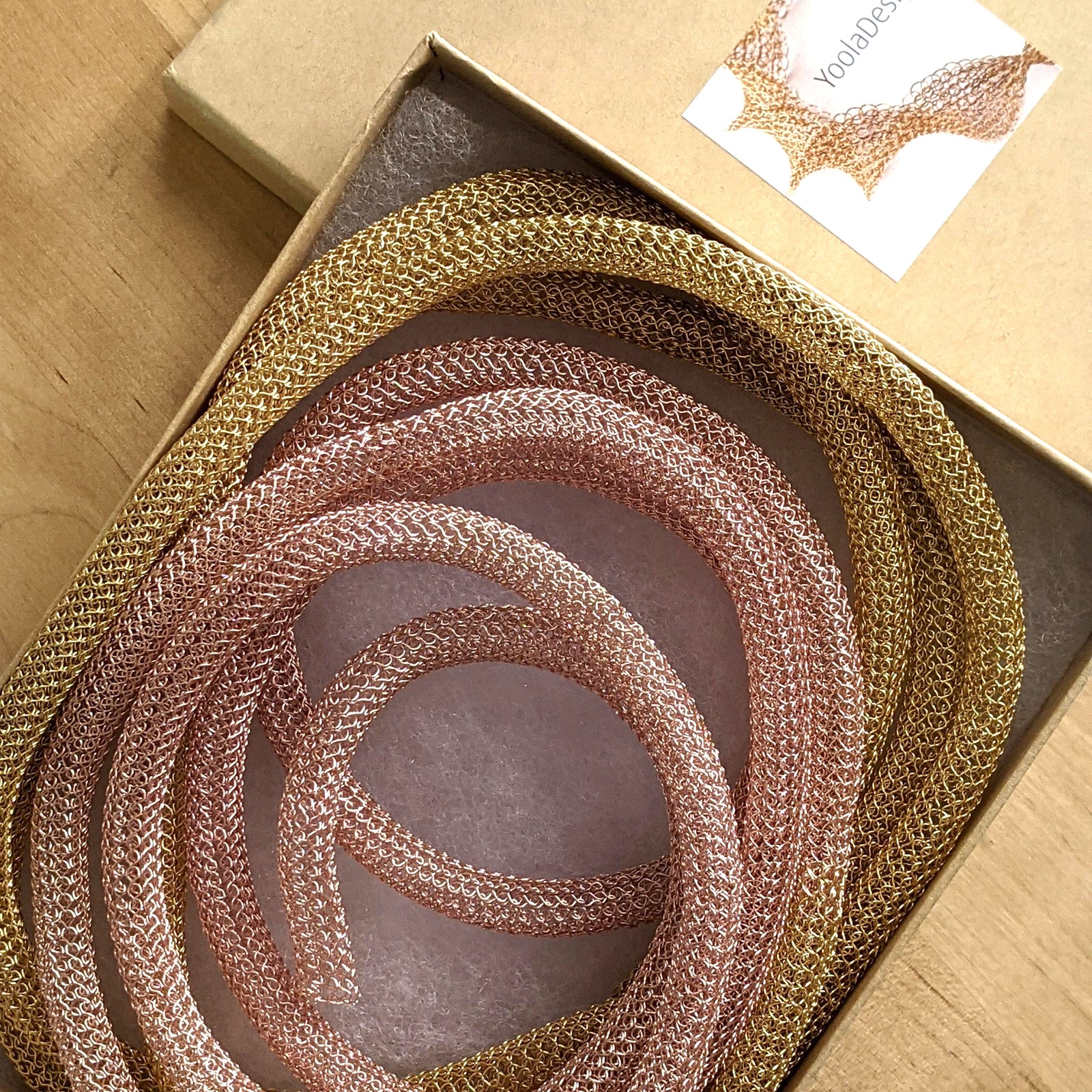 Tubi lavorati a maglia - Tubi metallici - Tubi a rete - Cordoncini metallici - realizzati in filo metallico