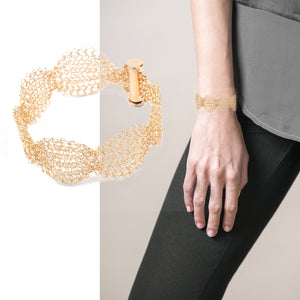 Wavy gold cuff bracelet - Yooladesign