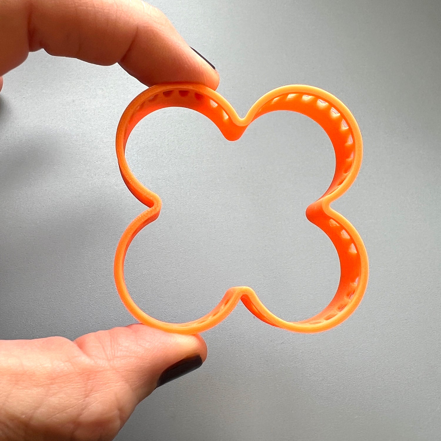 Telaio per uncinetto a forma di fiore: libera il tuo potenziale creativo e crea gioielli in filo metallico unici e accattivanti