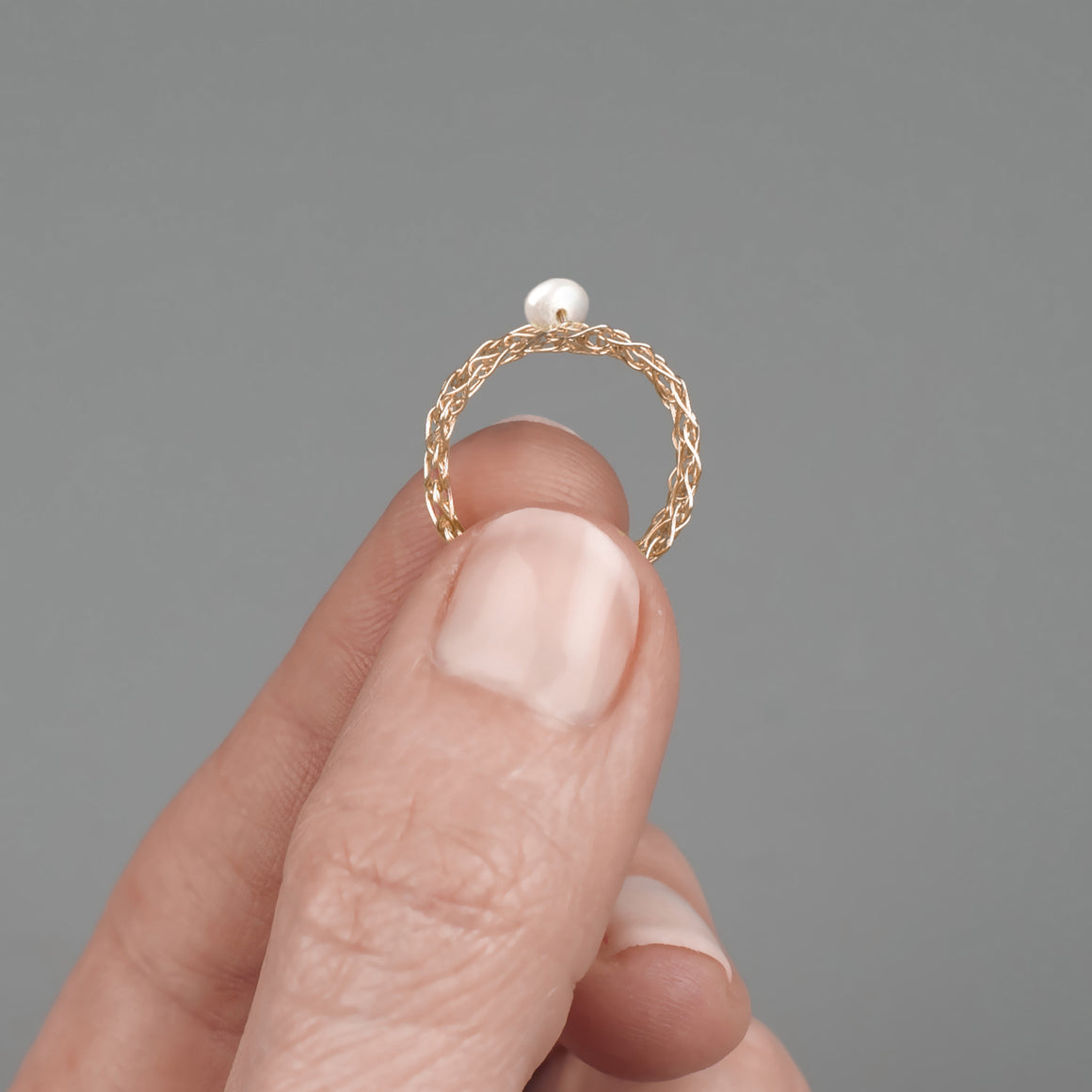 Thin gold ring with a pearl - Yooladesign