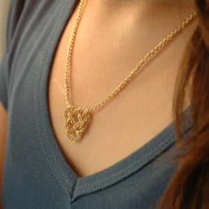 celtic knot heart necklace pattern - Yooladesign