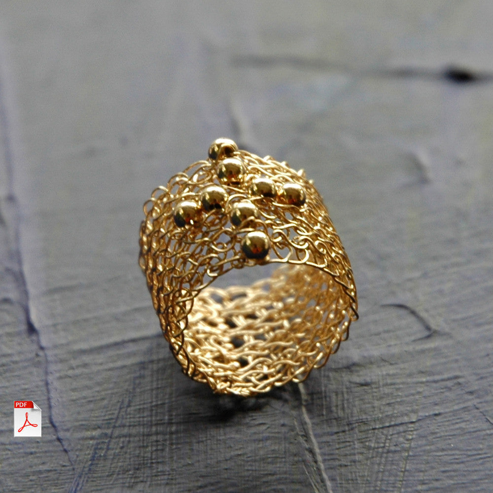 Wire crochet Cross Ring PDF pattern - Learn how to crochet a gold ring witha cross ebook - Yooladesign
